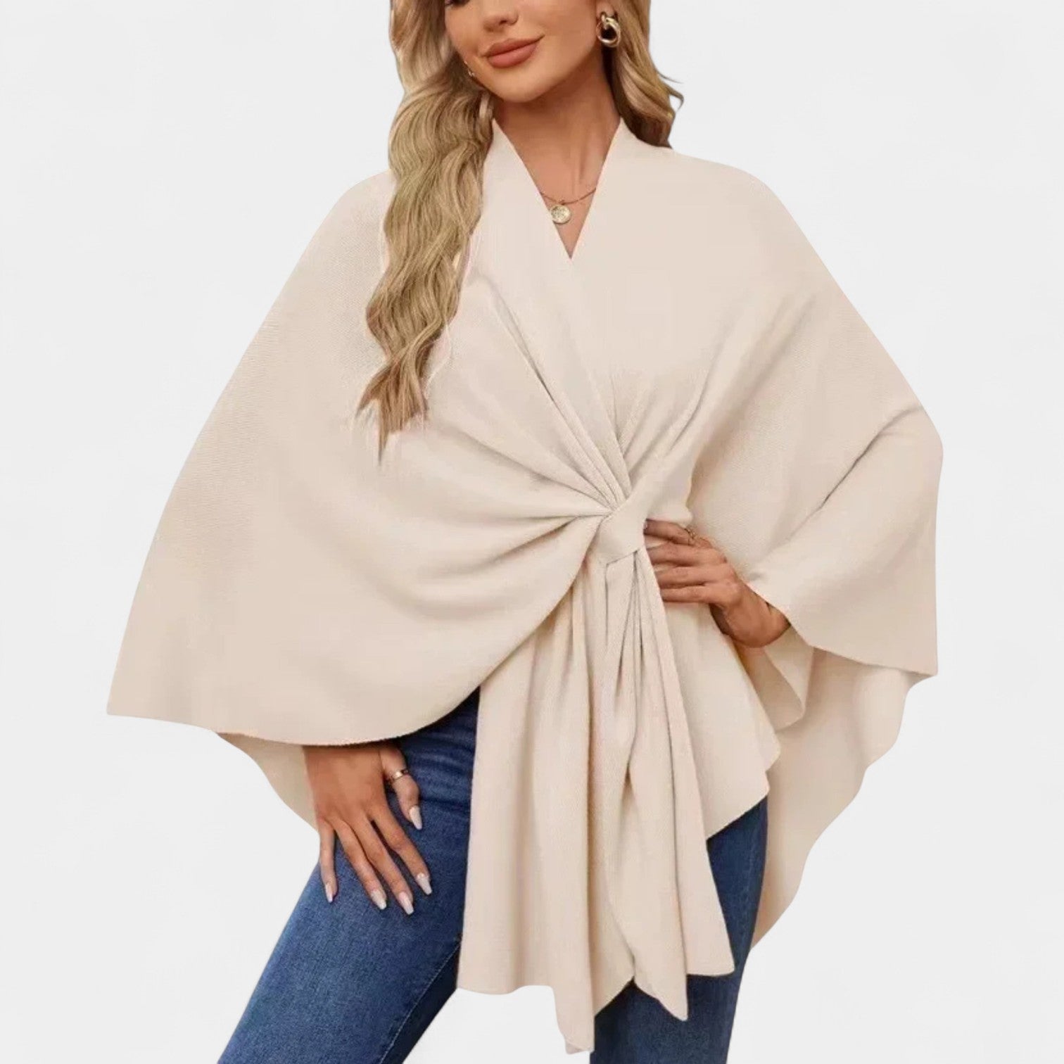 Daniela – Elegantno lepršavo pončo s čvorom