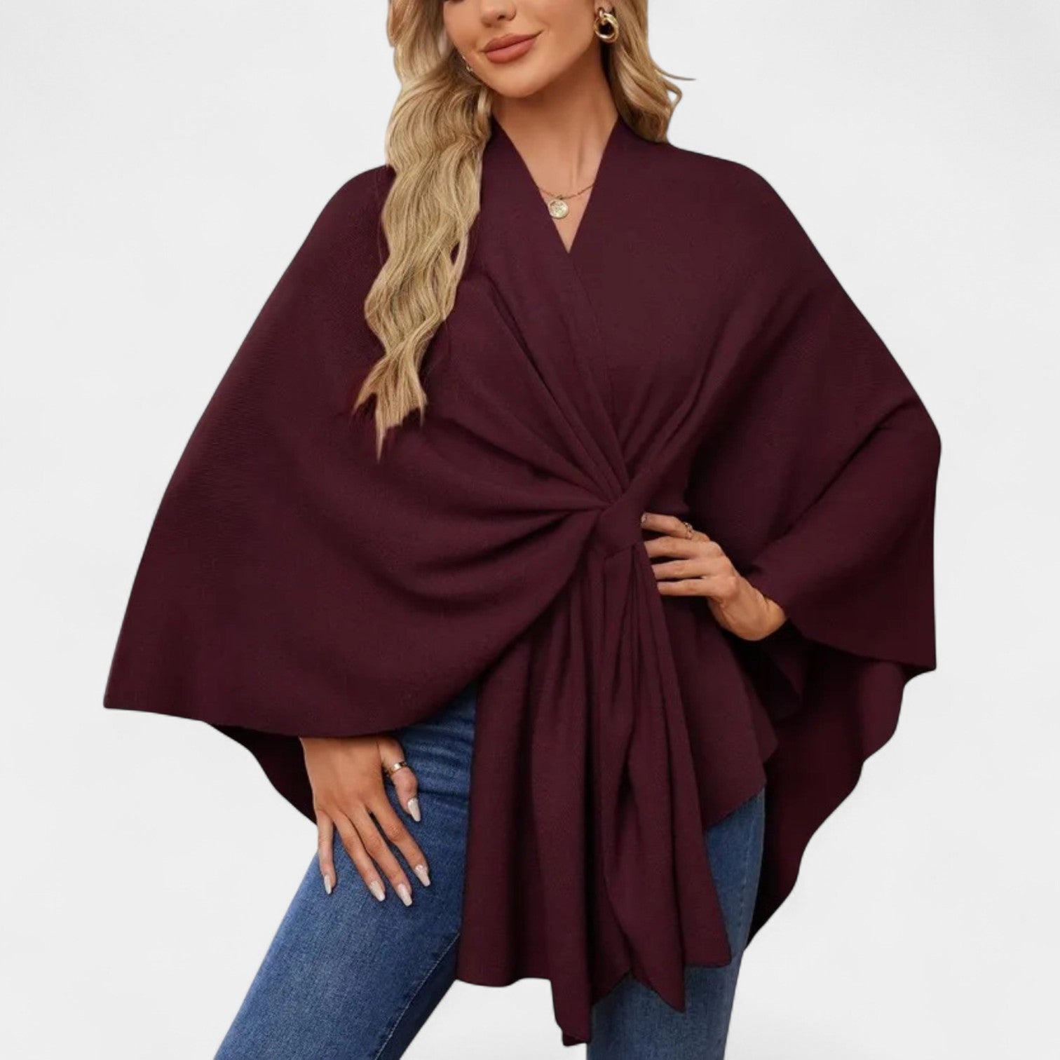 Daniela – Elegantno lepršavo pončo s čvorom