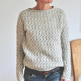 Victoria | Elegantni sivi pulover s U izrezom