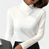 Veronika – Elegantni rolak s prilijavim strihom