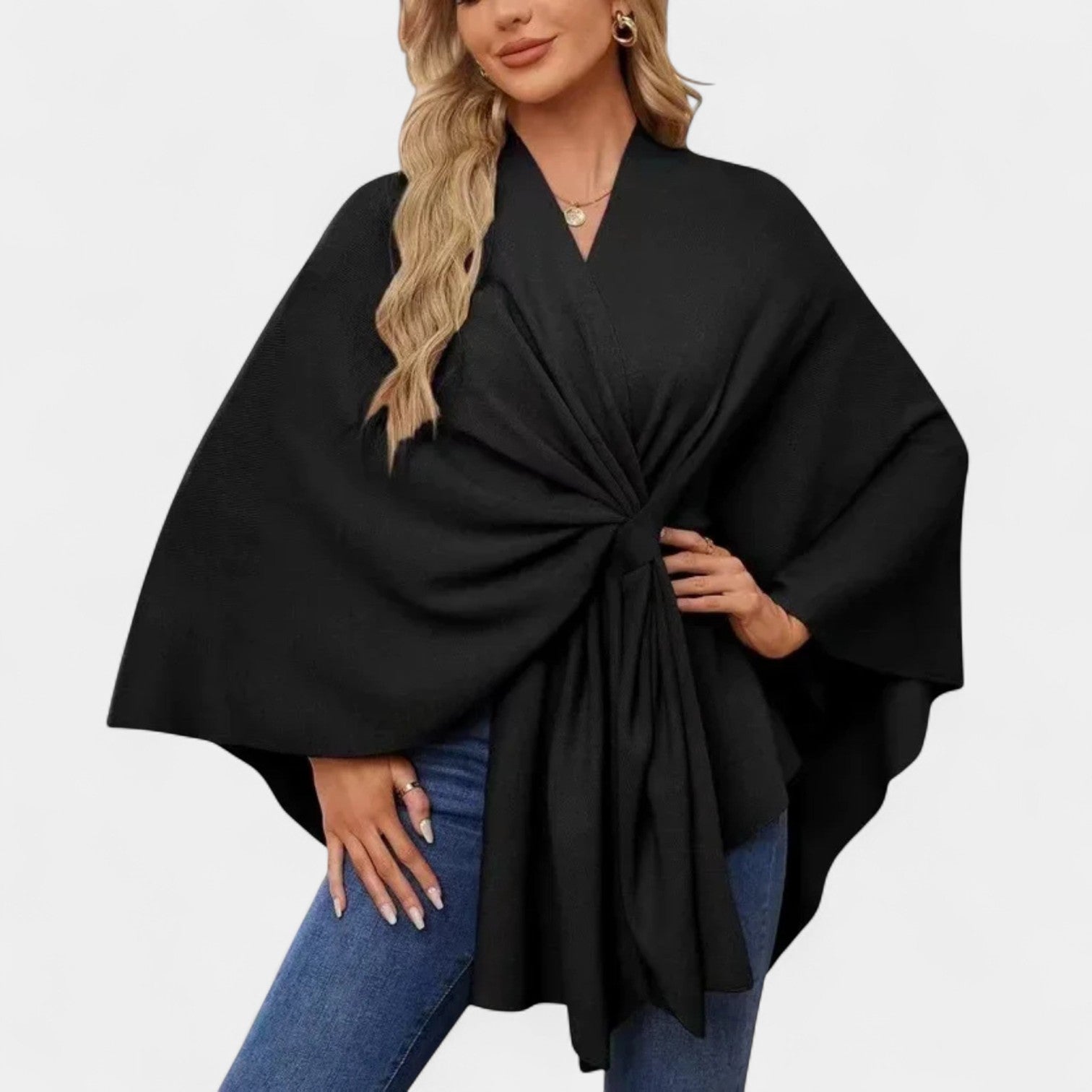 Daniela – Elegantno lepršavo pončo s čvorom