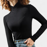 Veronika – Elegantni rolak s prilijavim strihom