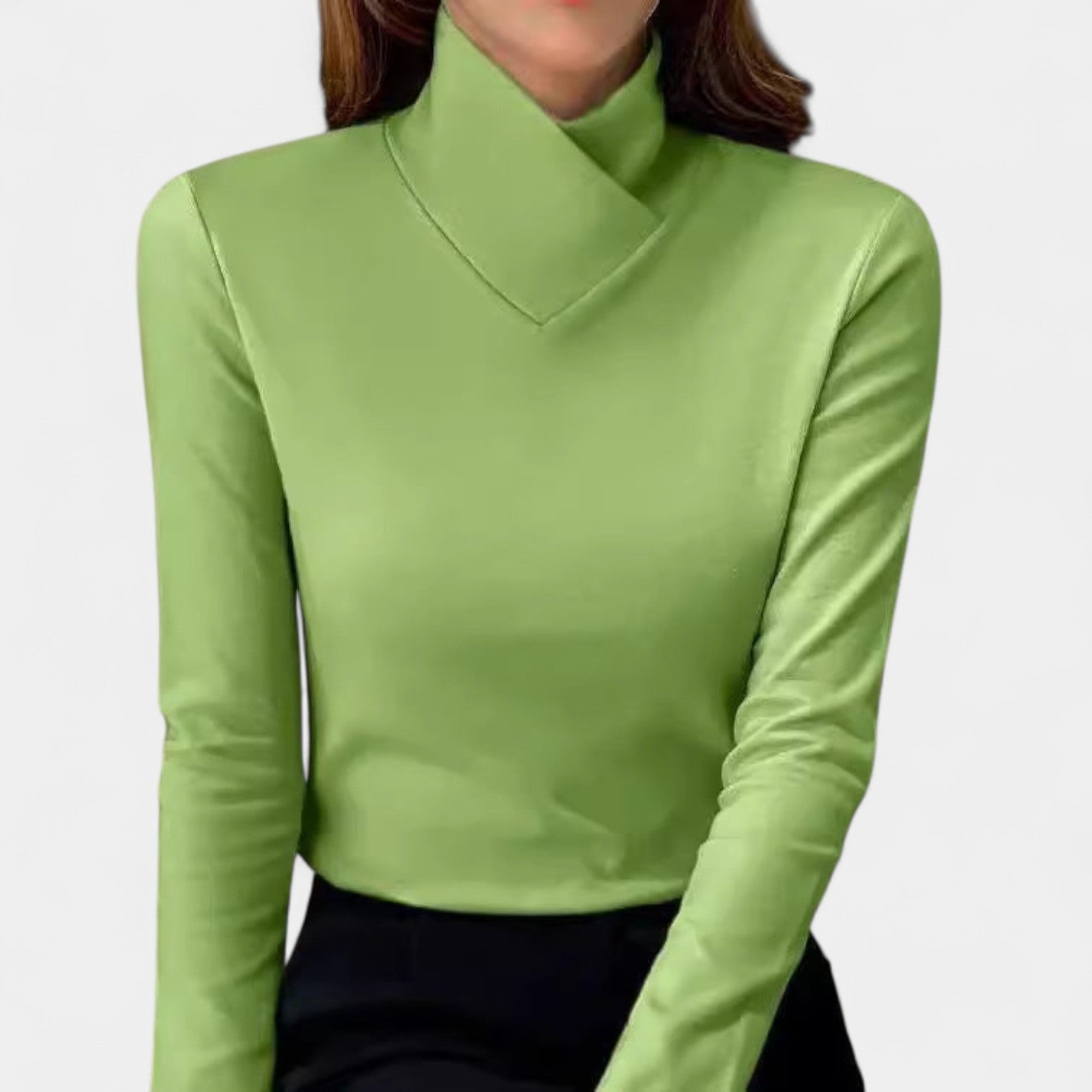 Veronika – Elegantni rolak s prilijavim strihom