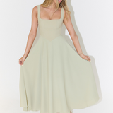JULIA | Elegantna midikleto s kvadratnim izrezom
