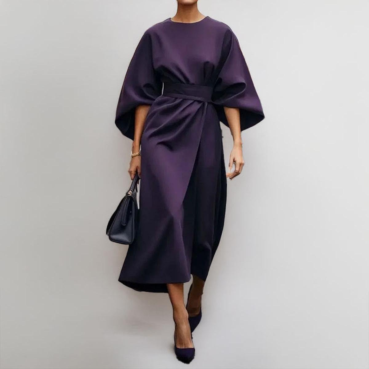 Cally™ - Dolga obleka s kimono rokavi" se lahko prepiše kot "Cally™ - Dolga obleka z rokavi v kimono slogu.