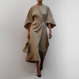 Cally™ - Dolga obleka s kimono rokavi" se lahko prepiše kot "Cally™ - Dolga obleka z rokavi v kimono slogu.