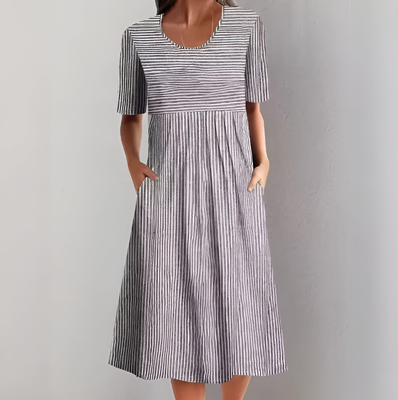 Aquelle™ - Elegantna midi obleka s črtastim vzorcem morja